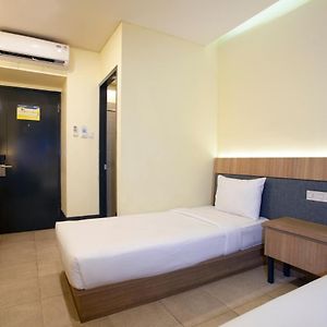 Kamar kembar standard